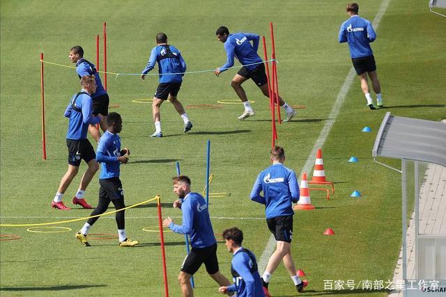 三亚亚沙会丨沈萍、颜鹏：担任中国体育代表团旗手倍感荣幸